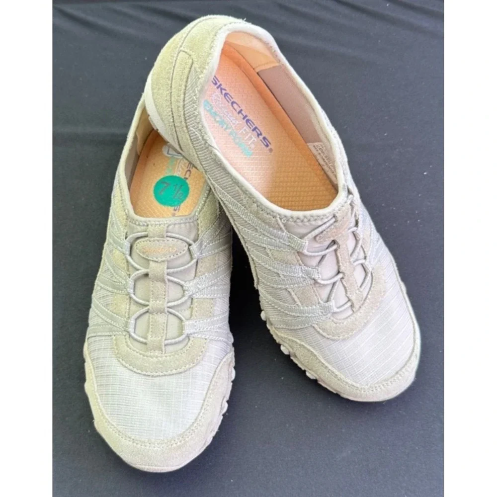 Skechers Women's Casual Breathe-Easy-A-Look Sneaker Flat Slip On Sz 7.5 Gray